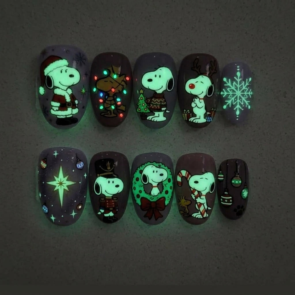 Merry & Glowing Puppy Nails