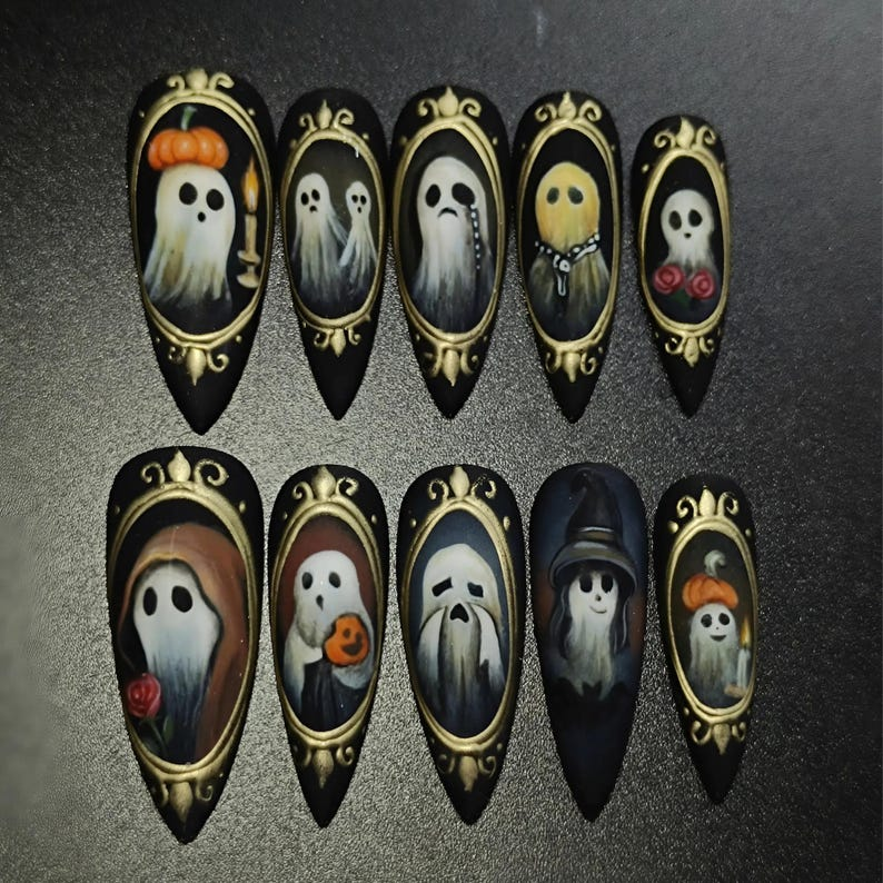 Halloween Haunted Portrait Ghost Nails
