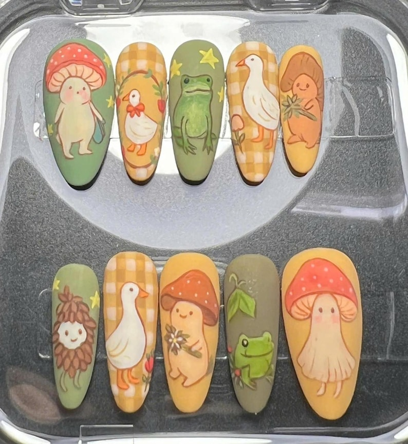 Vintage Cottagecore Garden Mushroom Nails